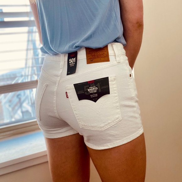 Levi’s White Denim Shorts - Picture 3 of 7